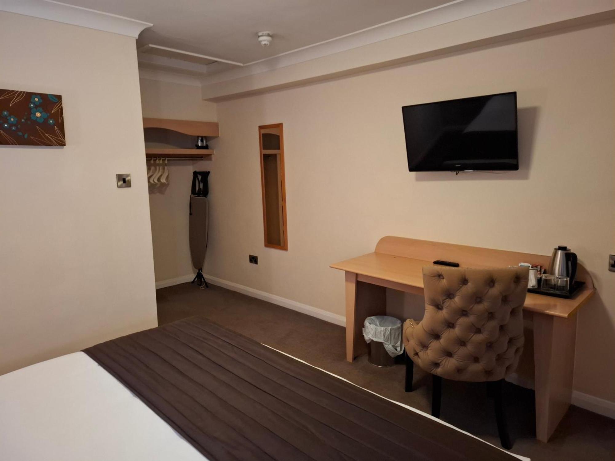 Borough Arms Hotel Newcastle-under-Lyme Dış mekan fotoğraf