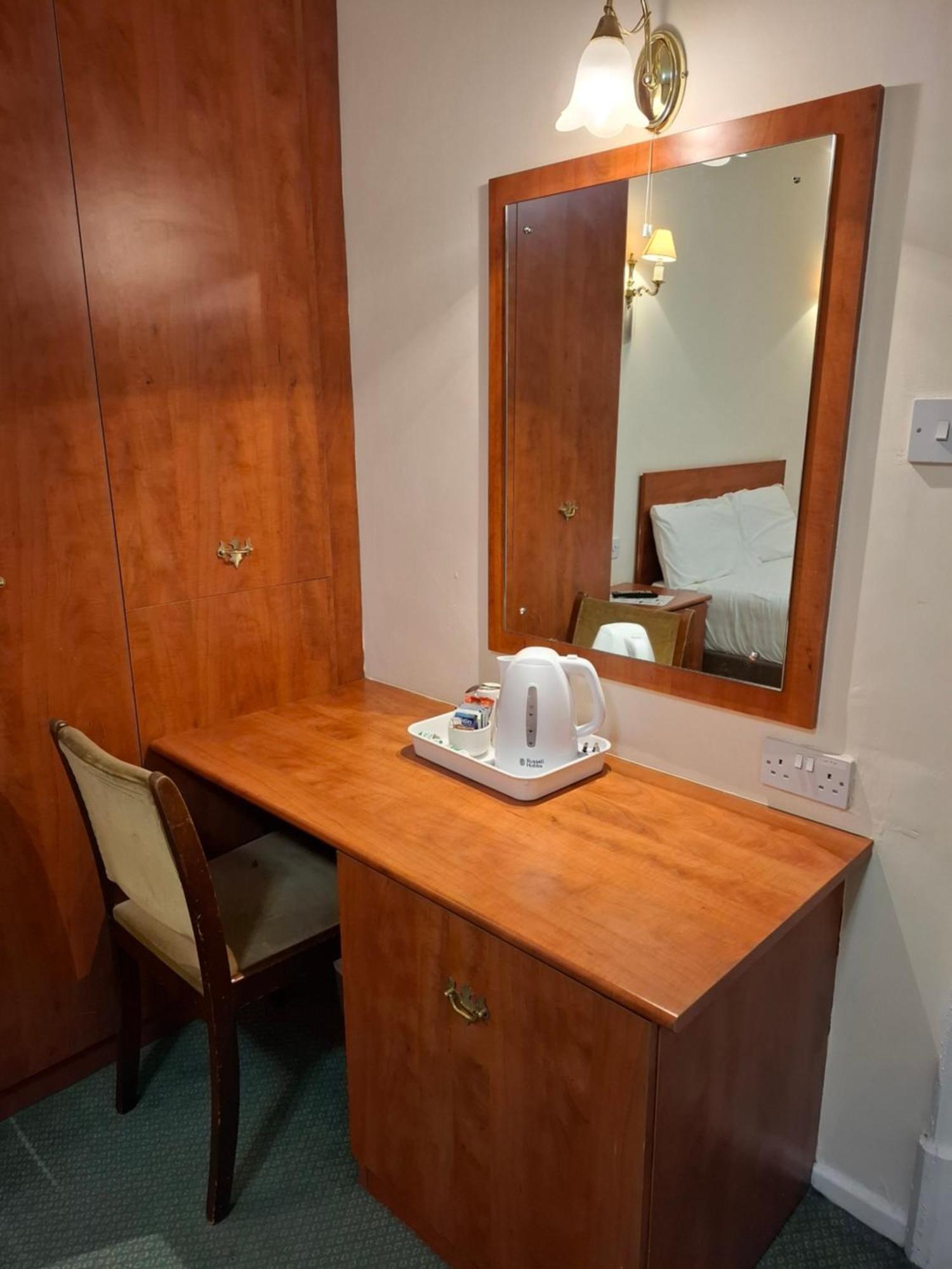 Borough Arms Hotel Newcastle-under-Lyme Dış mekan fotoğraf