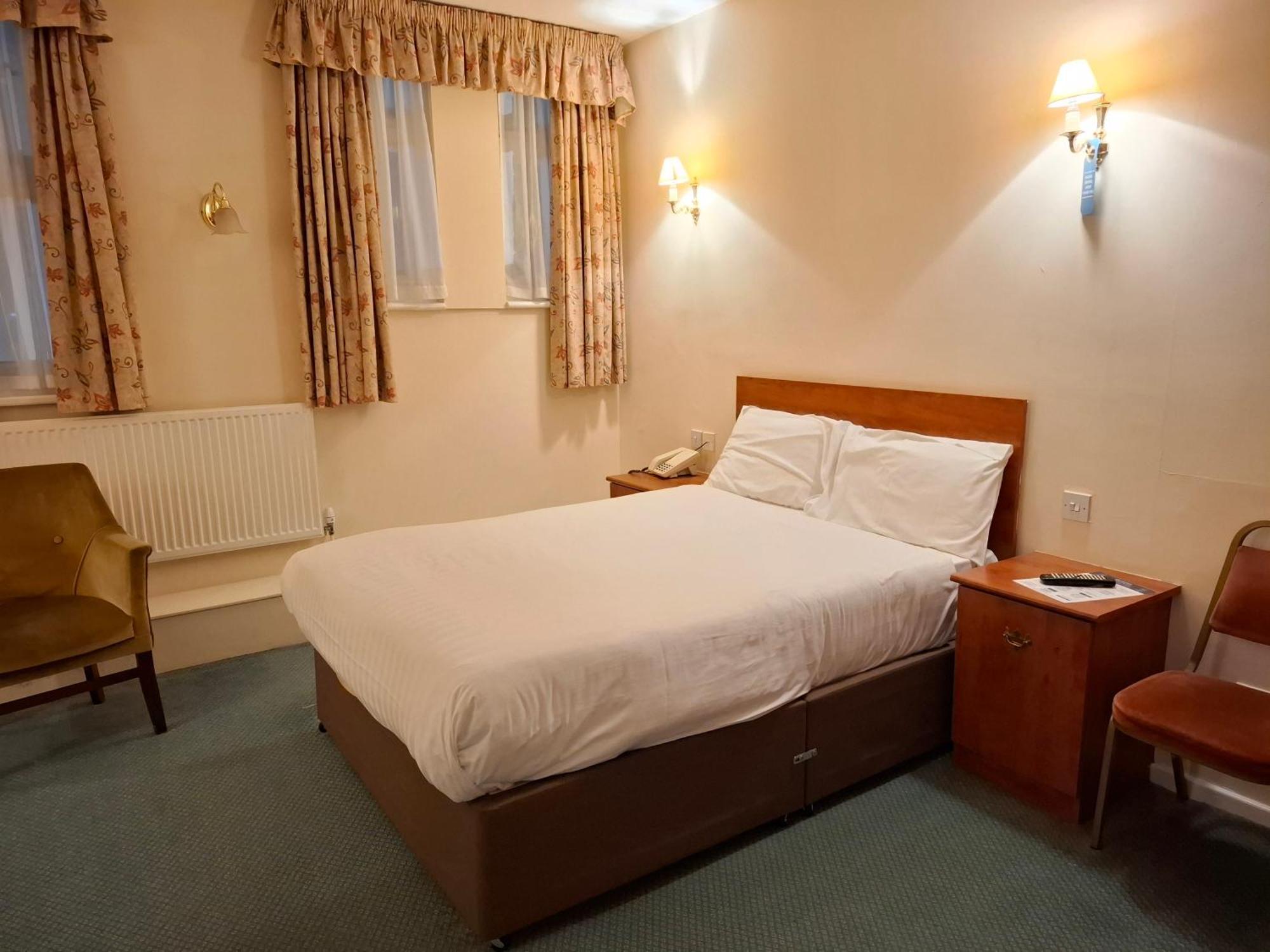 Borough Arms Hotel Newcastle-under-Lyme Dış mekan fotoğraf
