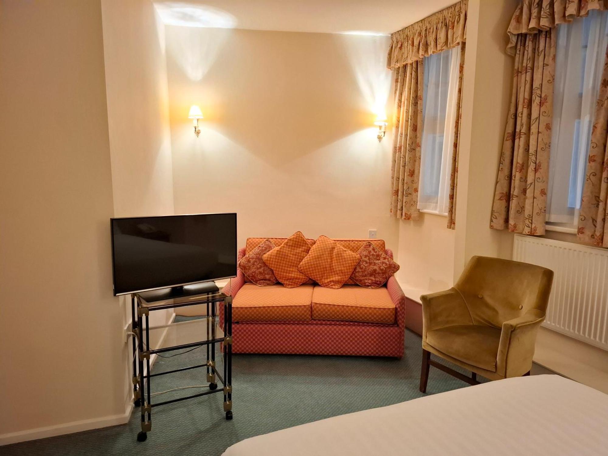 Borough Arms Hotel Newcastle-under-Lyme Dış mekan fotoğraf